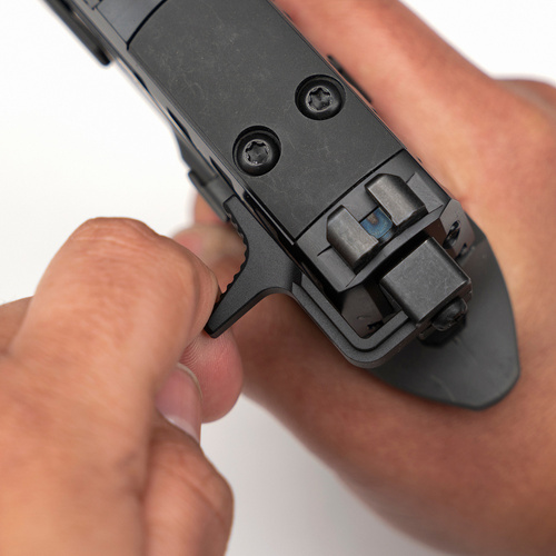 Strike Industries - Beidhändiger Seitenladegriff für Sig Sauer P320 Pistole - Schwarz - SI-P320-CH