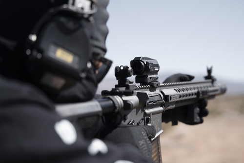 Strike Industries - Montaż o zmiennej wysokości dla kolimatora Variable Optic Mount - Picatinny - Aluminiowy - Czarny - SI-T1-VOM-BK