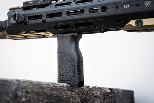 Strike Industries - Chwyt M-LOK Angled Vertical Grip - Long - Czarny - SI-AR-CMAG-L