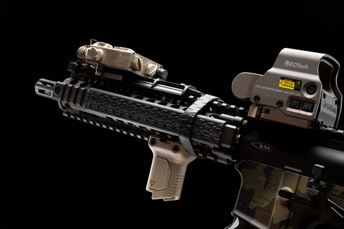 Strike Industries - Chwyt Picatinny Angled Vertical Grip - Short - Czarny - SI-AR-CMAG-RAIL-S-BK