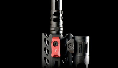 Strike Industries - Port Link Angled QD Mount - Czerwony