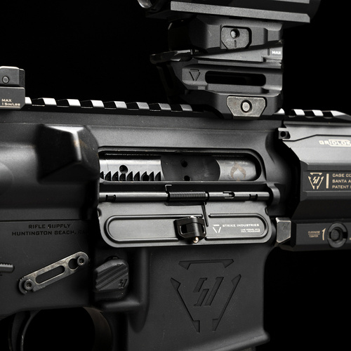 Strike Industries - Gestempelte Staubschutzhaube für AR-15- Stahl - Schwarz - SI-AR-SUDC-223