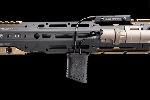 Strike Industries - M-LOK Angled Vertical Grip - Kurz - FDE - SI-AR-CMAG-S